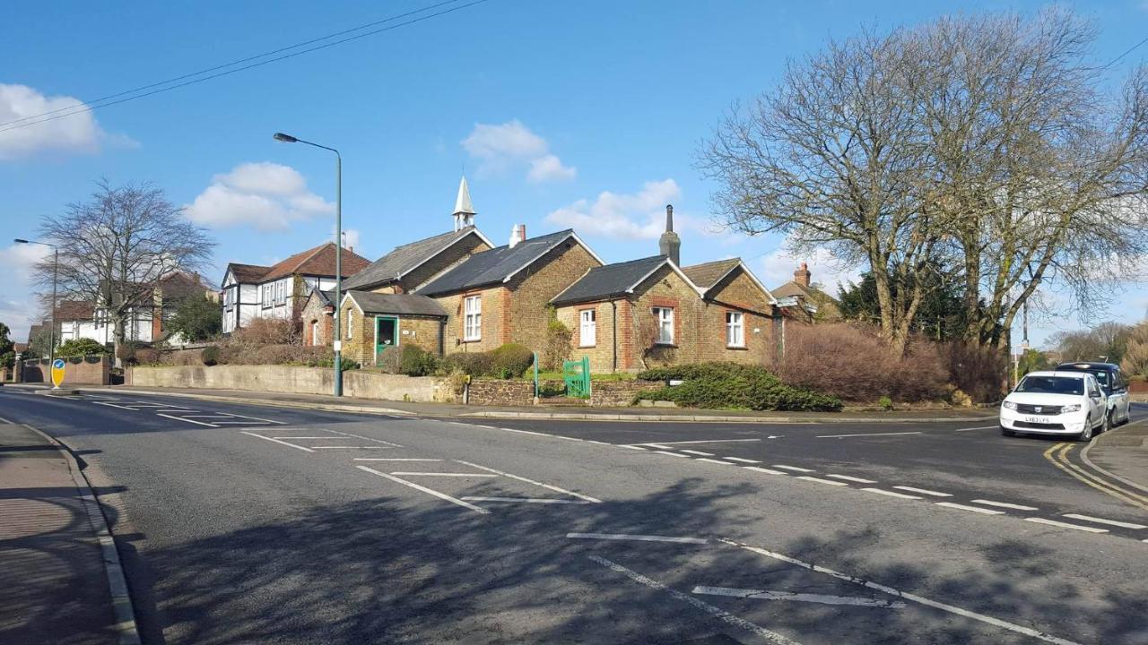 Converted Bungalow In Bexley Londra Exterior foto